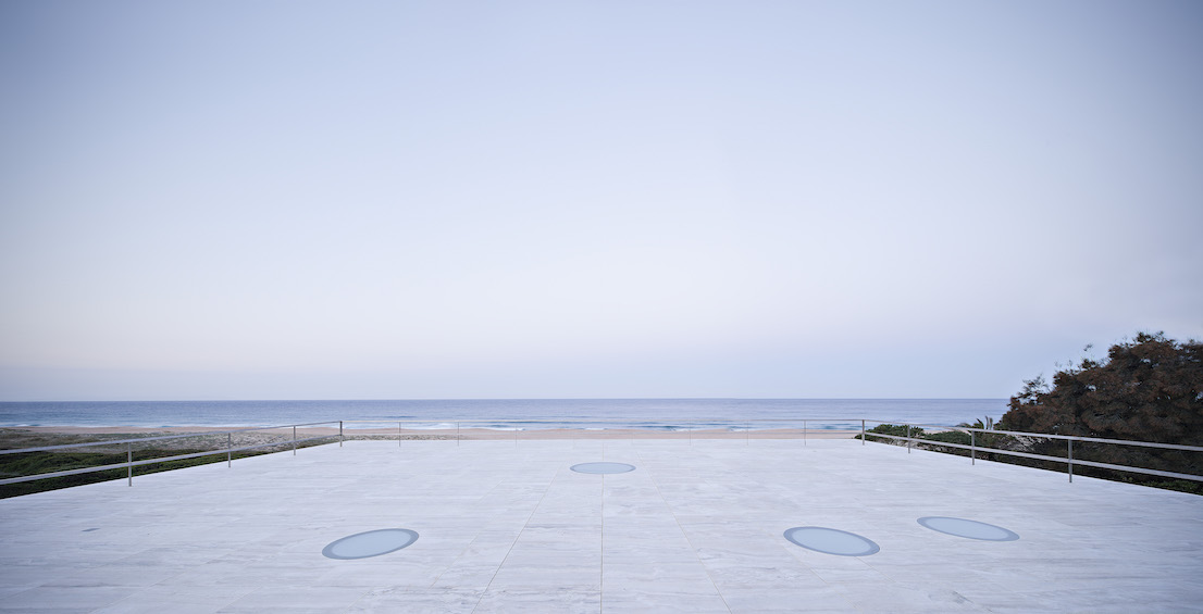 VT House, conosciuta anche come House of the Infinite, è una residenza estiva progettata dall'architetto spagnolo Alberto Campo Baeza.