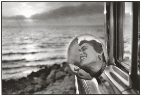 California, 1955. Foto di Elliot Erwitt.