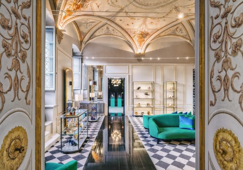 Flagship Aquazzurra sul lungarno, all’interno di Palazzo Corsini.