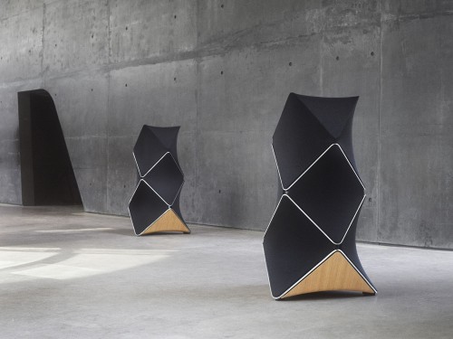 BeoLab 90, design di Frackenpohl Poulheim per Bang & Olufsen.