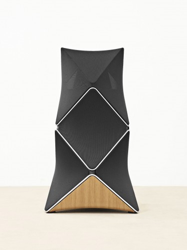 BeoLab 90, design di Frackenpohl Poulheim per Bang & Olufsen.