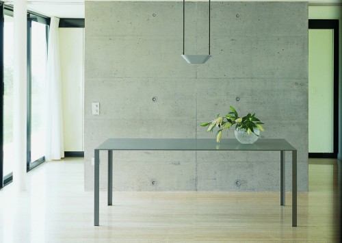 Tavolo Less, design di Jean Nouvel .