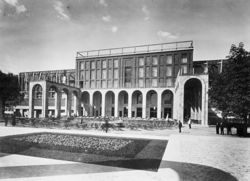 Palazzo dell'Arte, Milano, 1932. Courtesy: Archivio Muzio.