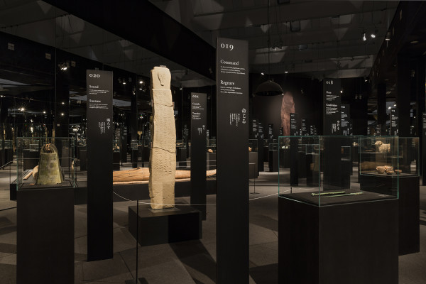 Neo Preistoria. 100 Verbi. Triennale di Milano.