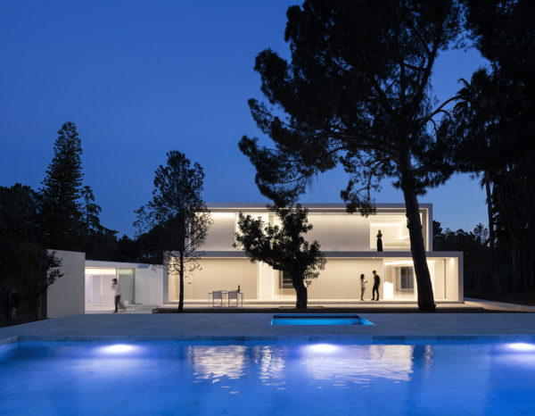 Casa entre la pinada, Paterna. Fran Silvestre Arquitectos.