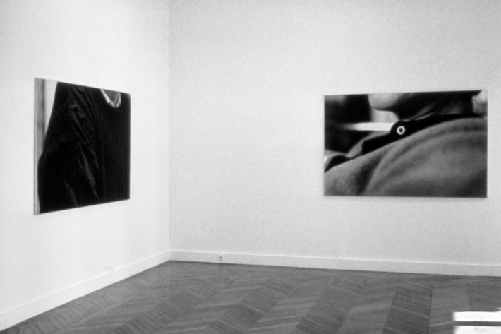 Una   veduta della mostra Marina Ballo Charmet,  Centre National de la Photographie, Parigi, 1999.