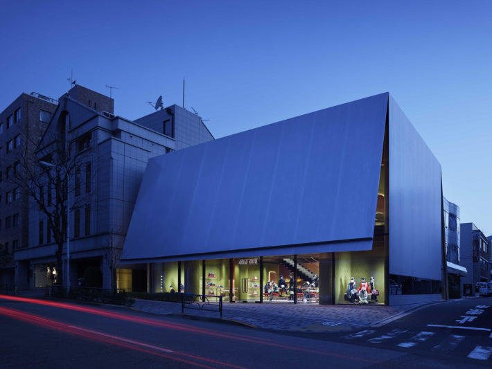 Miu Miu Aoyama, Prada, Tokyo, Herzog & de Meuron, project 2012-14, construction 2014-15. Photo: © Nacasa & Partners.