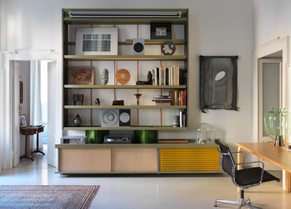 Casa Mieli Ballerini, Milan, 2004. Built-in closet in the living room and wall of the living room with the bookcase. Photo: Andrea Martiradonna.