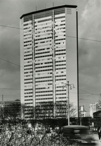 Grattacielo Pirelli, Milano, 1960, progetto di Gio Ponti, Antonio Fornaroli e Alberto Rosselli, con la collaborazione di Giuseppe Valtolina ed Egidio Dell'Orto, consulenza strutturale di Arturo Danusso e Pier Luigi Nervi. © Paolo Monti, 1965.