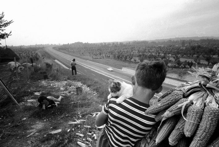 Autostrada del Sole, opening of the Rome-Florence section, 1962. Photo: Paolo Di Paolo, © Archivio Paolo Di Paolo.
