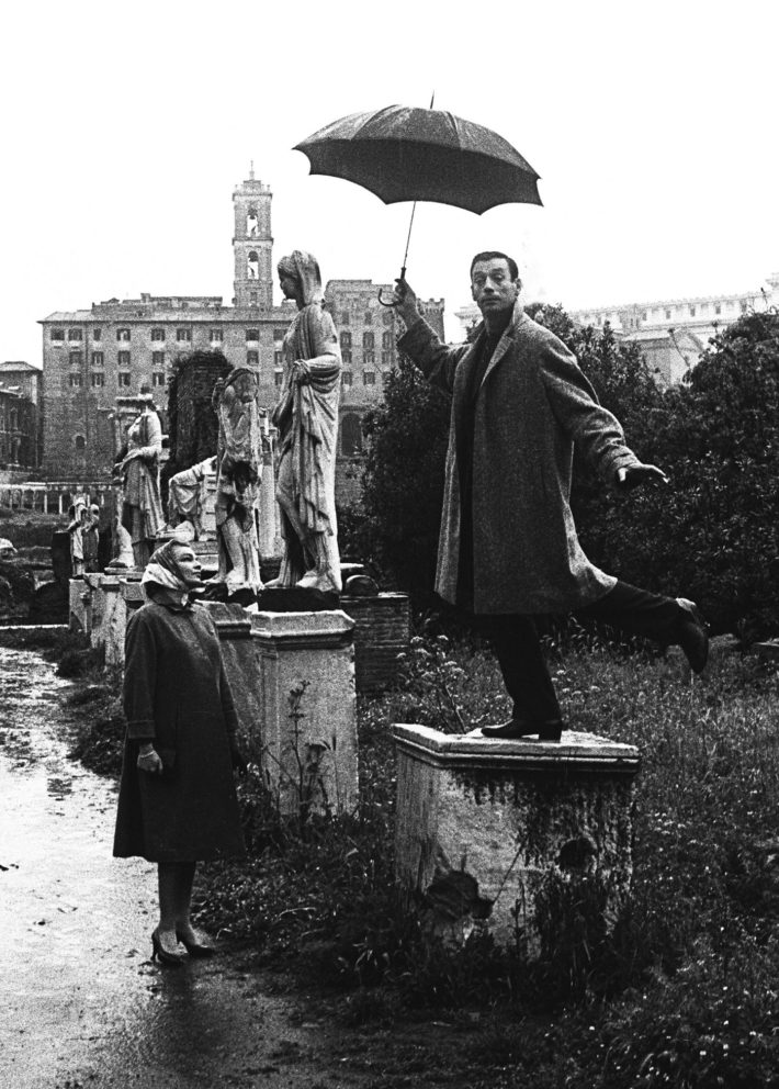 Simone Signoret and Yves Montand, Aventino, Rome, 1956. Photo: Paolo Di Paolo, © Archivio Paolo Di Paolo.