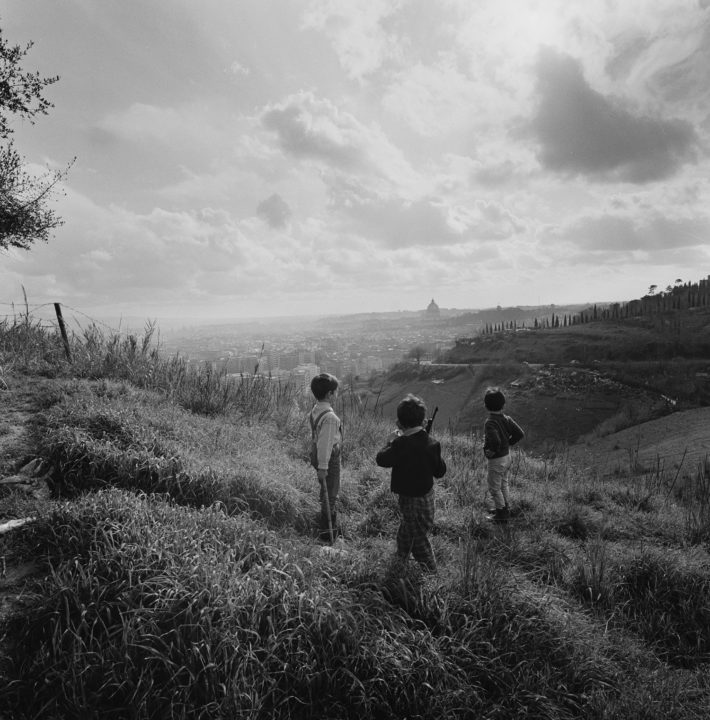 The Little Warriors of Monte Mario, Rome, 1954. Photo: Paolo Di Paolo, © Archivio Paolo Di Paolo.