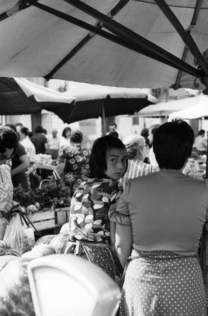 Campo de' Fiori, Rome, 1960. Photo: Giuseppe Loy, © Archivio Giuseppe Loy. 